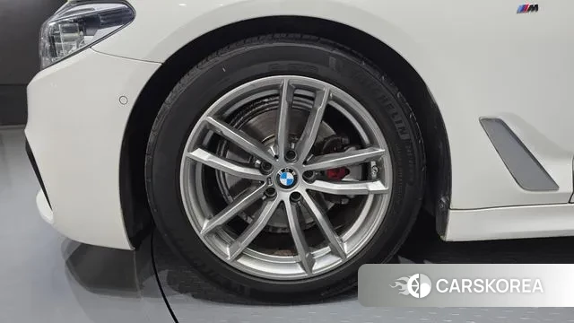 BMW 5 Series (G30) id 3307822 из Кореи 15