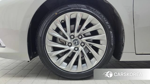 Lexus ES300h 7th generation id 4666719 из Кореи 25