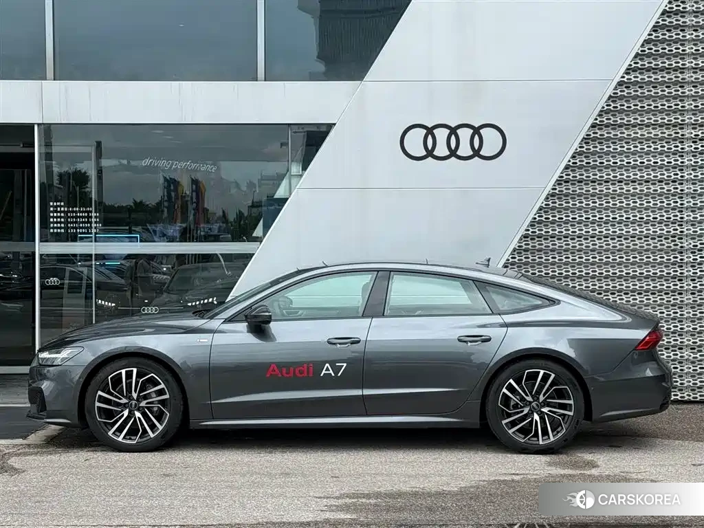 Audi A7 2025 Silver/gray из Китая, фото 5