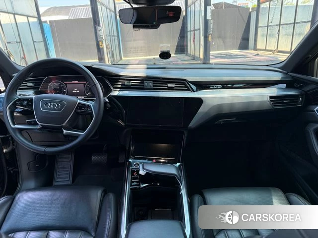 Audi e-Tron 2021 Черный из Кореи, фото 5