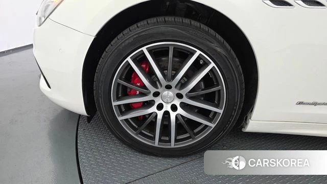 Maserati Ghibli id 4197209 из Кореи 15