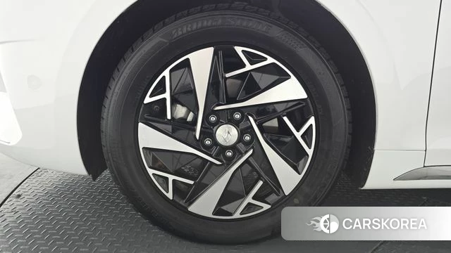 Hyundai The New Grandeur IG Hybrid id 4231077 из Кореи 31