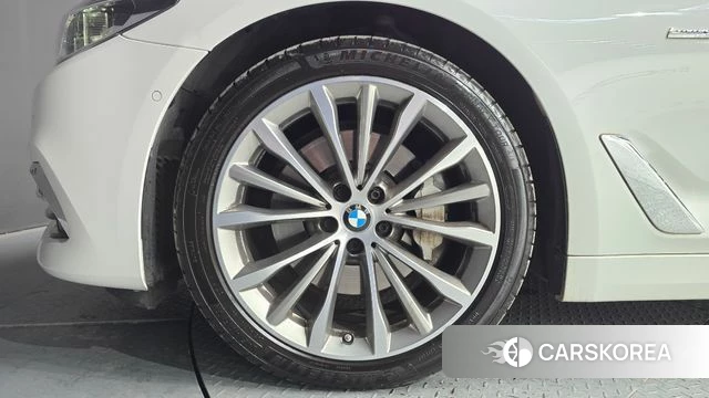 BMW 5 Series (G30) id 3873589 из Кореи 15