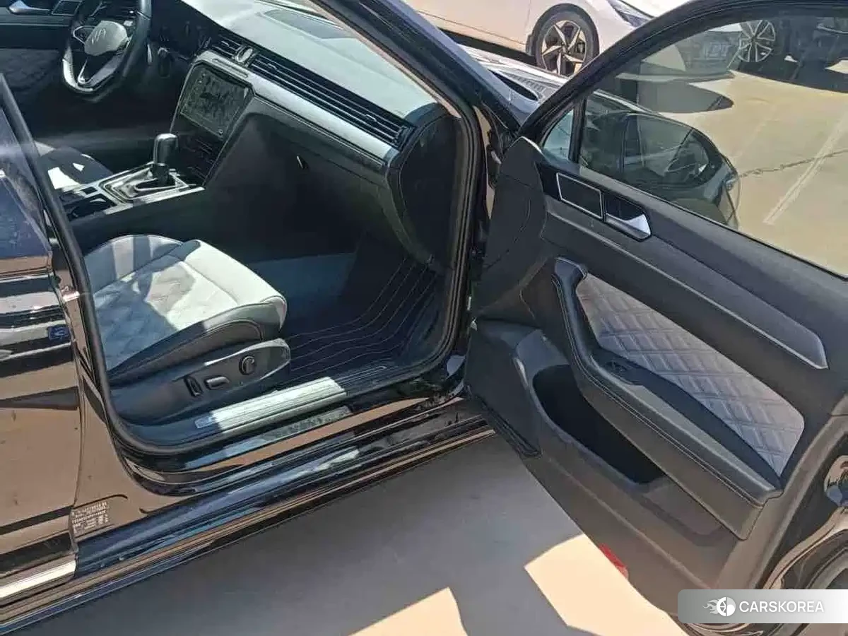Volkswagen Magotan 2023 Черный из Китая, фото 5