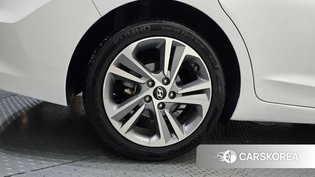 Hyundai Avante AD id 4620686 из Кореи 15