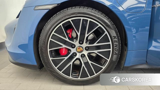 Porsche Taycan id 4464479 из Кореи 31