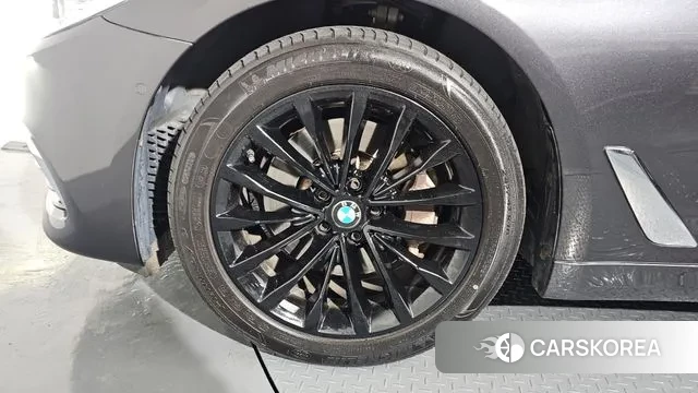 BMW 5 Series (G30) id 3587848 из Кореи 15