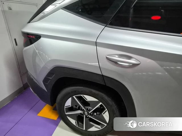 Hyundai The New Tucson (NX4) 2025 Серебристо-серый из Кореи, фото 5