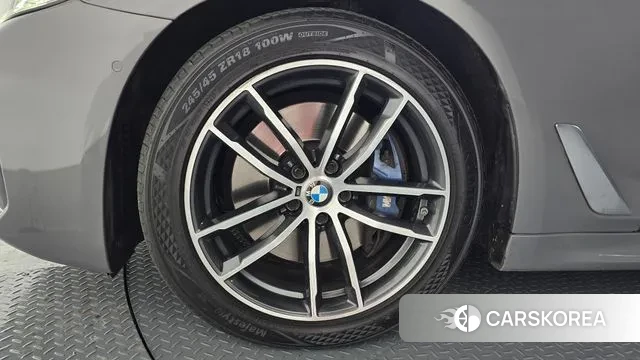 BMW 5 Series (G30) id 3509151 из Кореи 15