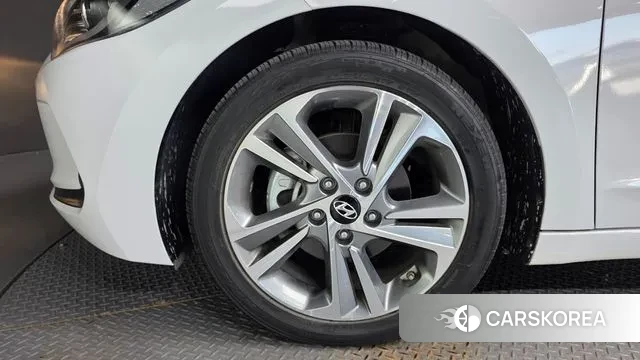 Hyundai Avante AD id 3396925 из Кореи 15