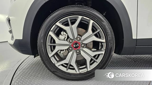 Kia Seltos id 4268971 из Кореи 26