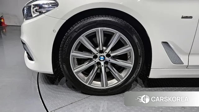 BMW 5 Series (G30) id 3193612 из Кореи 15