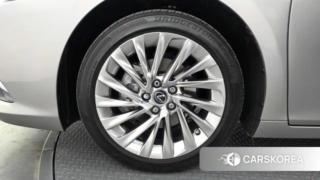 Lexus ES300h 7th generation id 4232124 из Кореи 15