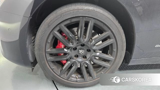 Maserati Ghibli id 4356935 из Кореи 15