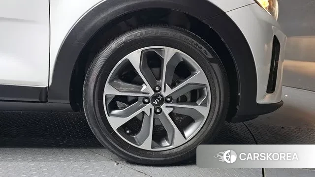 Kia Stonic id 3345072 из Кореи 15