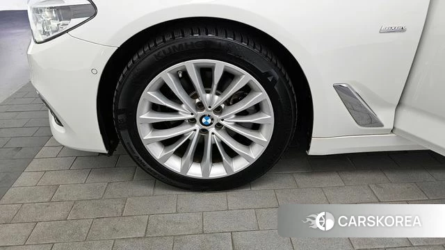 BMW 5 Series (G30) id 4390363 из Кореи 27