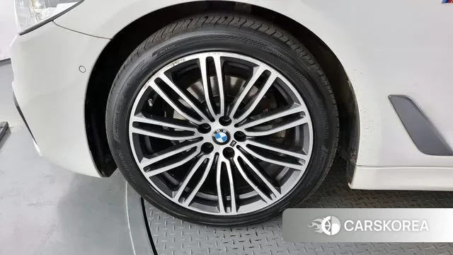 BMW 5 Series (G30) id 3013152 из Кореи 15