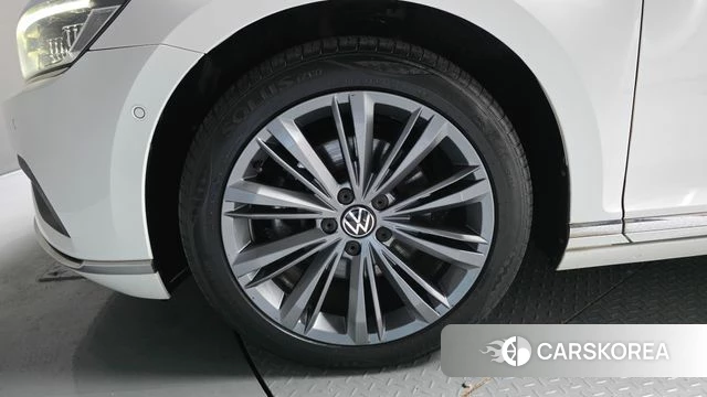 Volkswagen Passat GT (B8) id 4585683 из Кореи 28