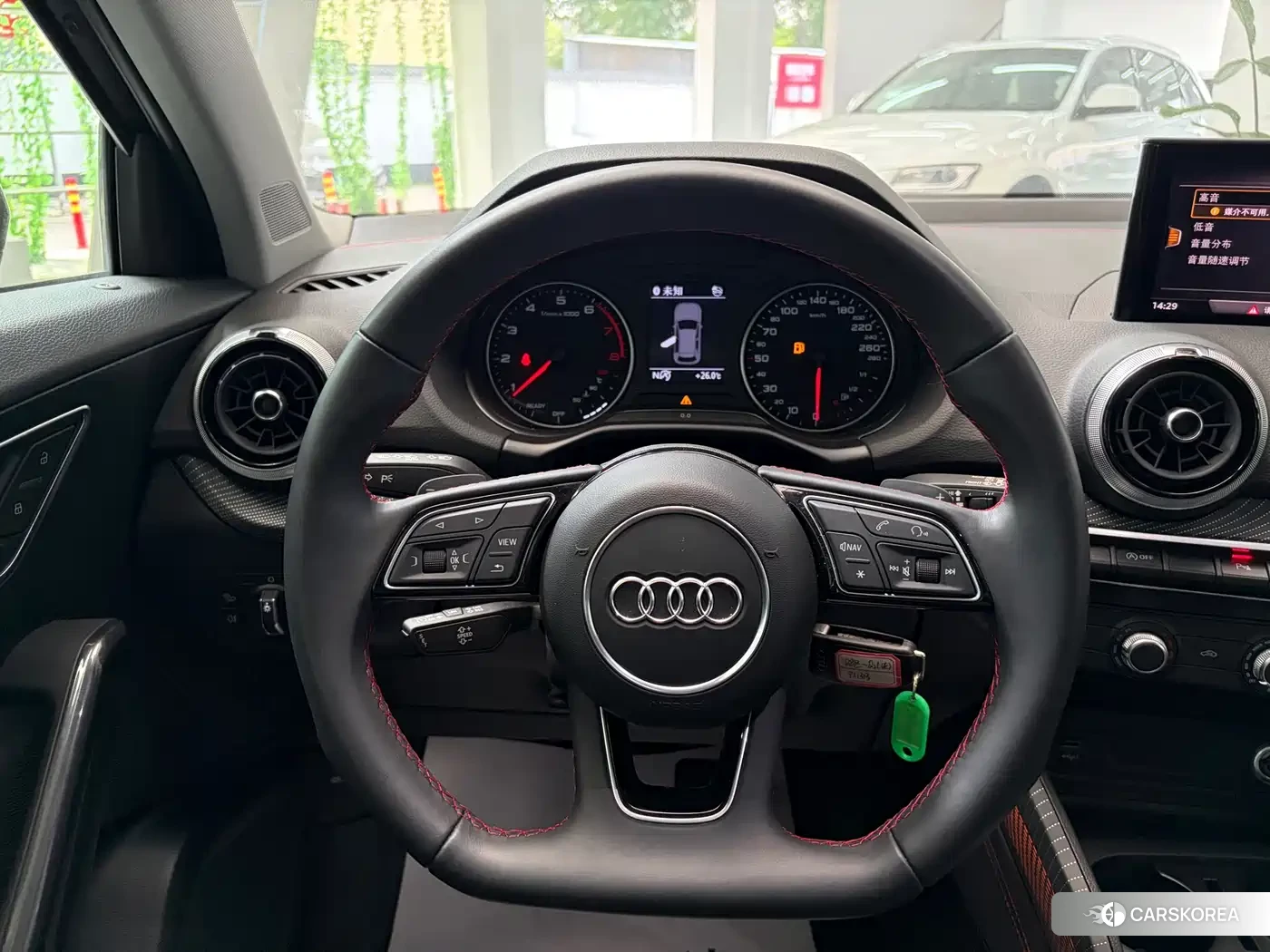 Audi Q2L id 4545644 из Китая 16