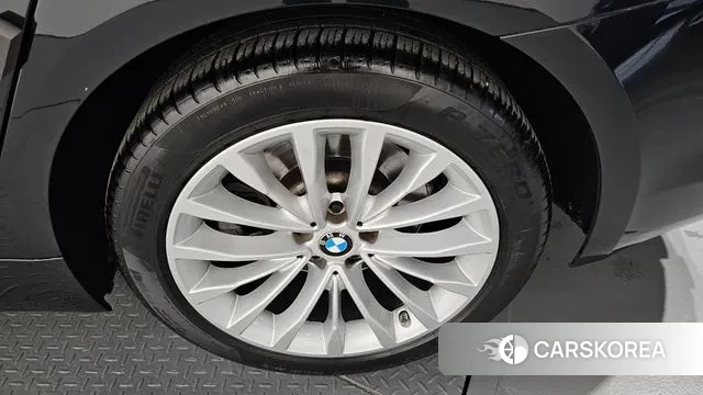 BMW 5 Series (G30) id 3307529 из Кореи 15