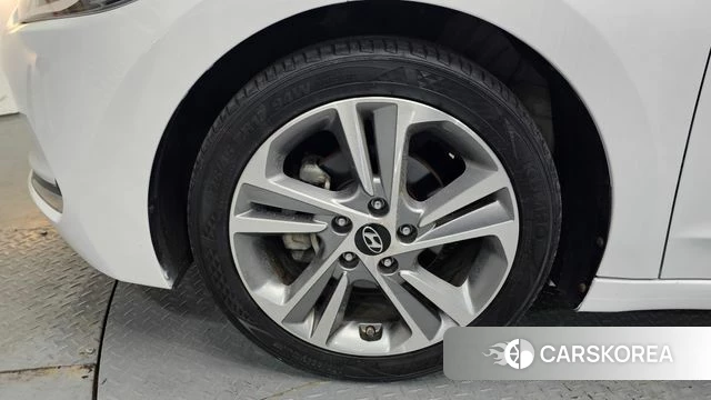 Hyundai Avante AD id 4020639 из Кореи 15