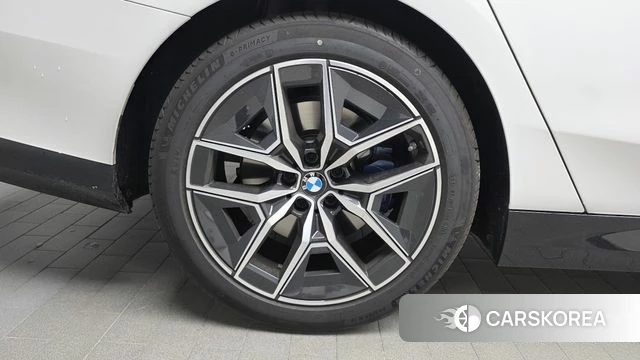 BMW 5 Series (G60) id 4301959 из Кореи 15