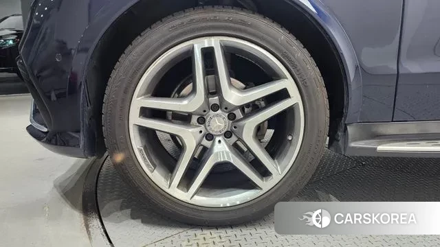 Mercedes-Benz GLE - Class W166 id 2971312 из Кореи 15