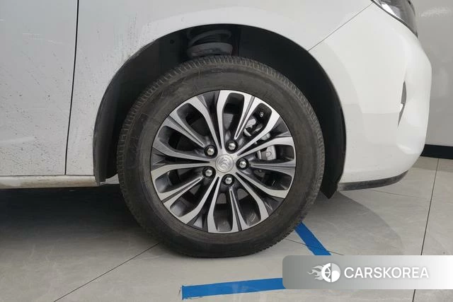 Buick GL8 id 4215184 из Китая 12