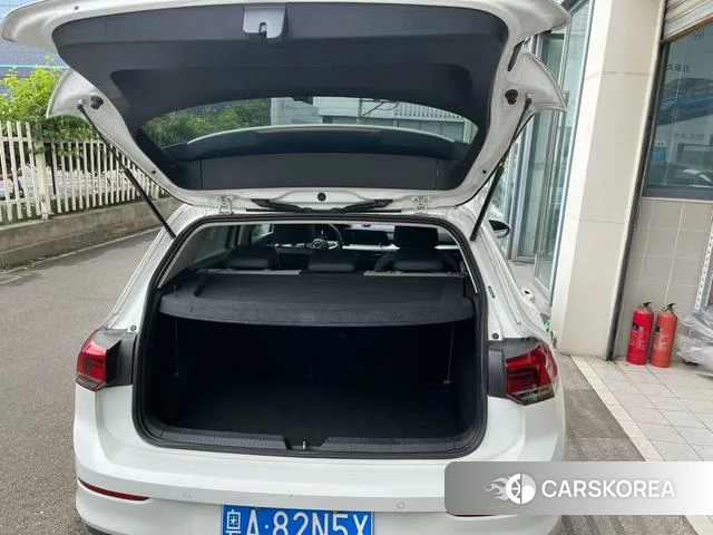 Volkswagen Golf 2024 Белый из Китая, фото 5