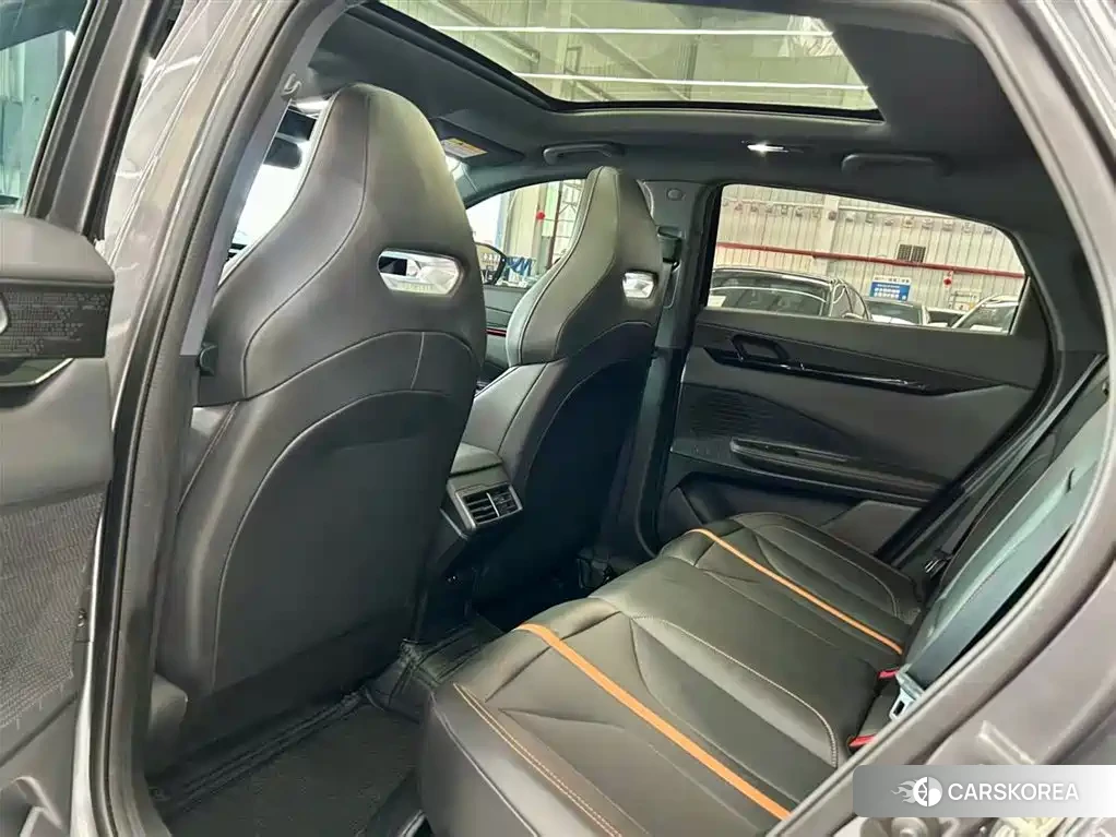 Chang'an UNI-V 2024 Silver/gray из Китая, фото 5