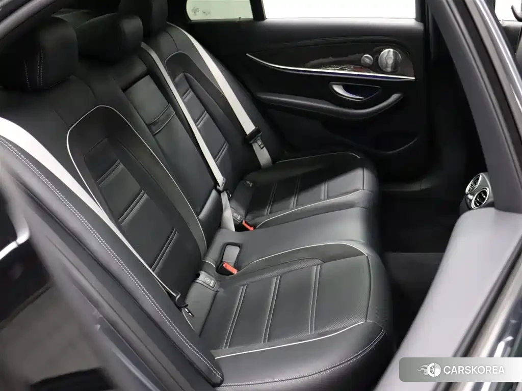 Mercedes-Benz E-class AMG id 4629185 из Китая 31