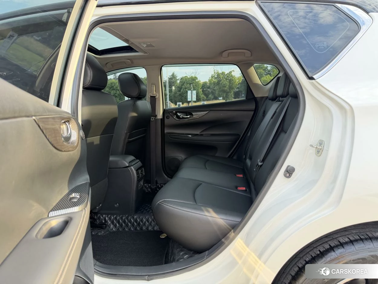 Nissan Tiida id 4510632 из Китая 17