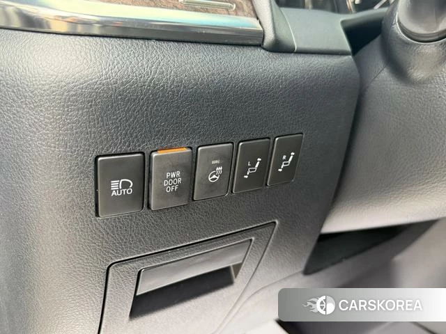 Toyota Elfa id 4353444 из Китая 15