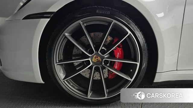 Porsche 911(992) id 4370382 из Кореи 26