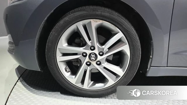 Hyundai Avante AD id 4356966 из Кореи 15