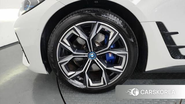 BMW i4 id 4560989 из Кореи 32