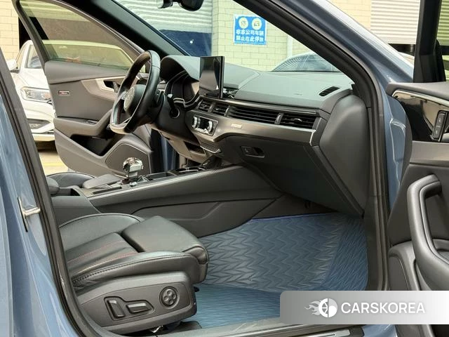 Audi A4L id 4299969 из Китая 17