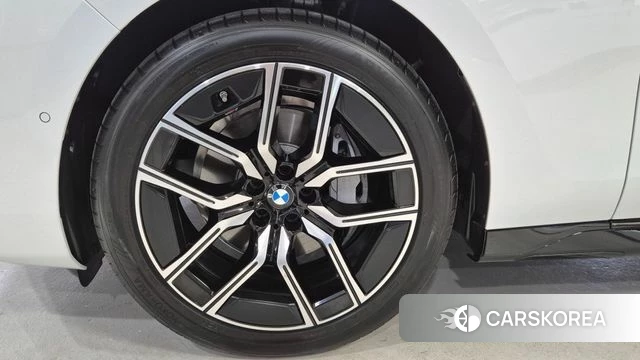 BMW 7 Series (G70) id 4644785 из Кореи 14