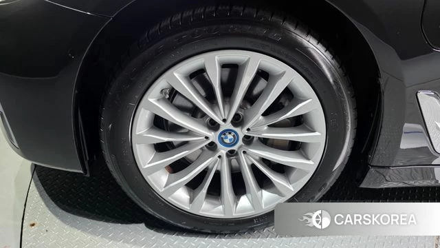 BMW 5 Series (G30) id 4651116 из Кореи 32