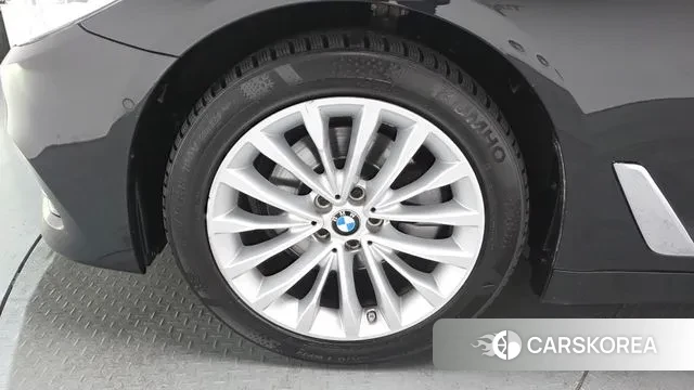 BMW 5 Series (G30) id 3737222 из Кореи 15