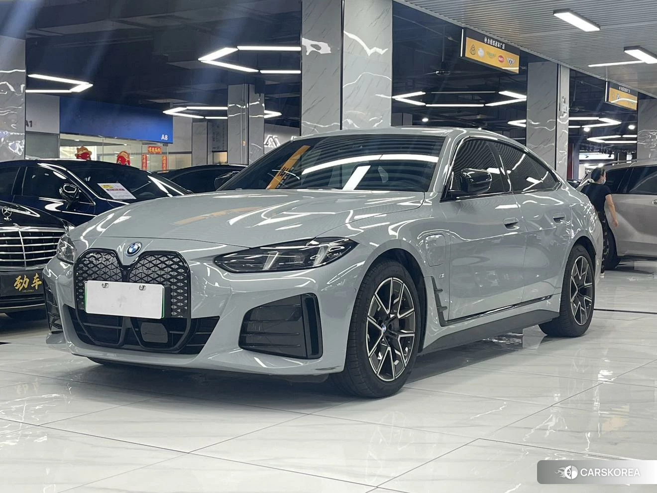 BMW i4 2024 Серебристо-серый из Китая, фото 5