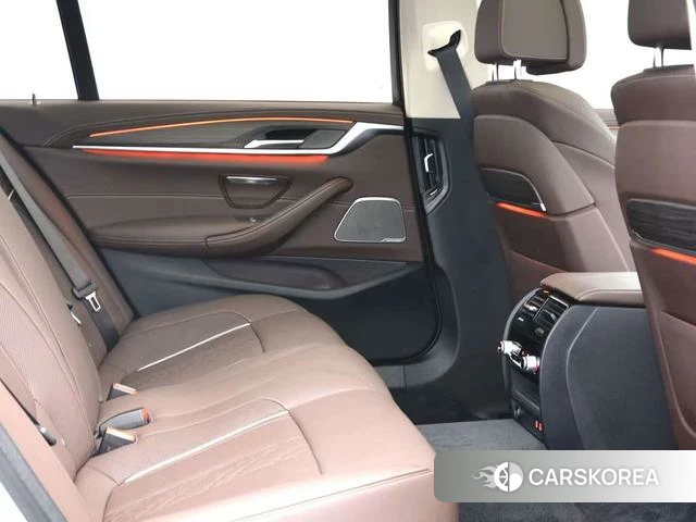 BMW 5 series 2022 Белый из Китая, фото 5