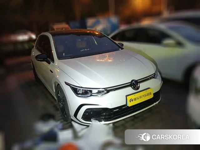 Volkswagen Golf 2024 Белый из Китая, фото 5