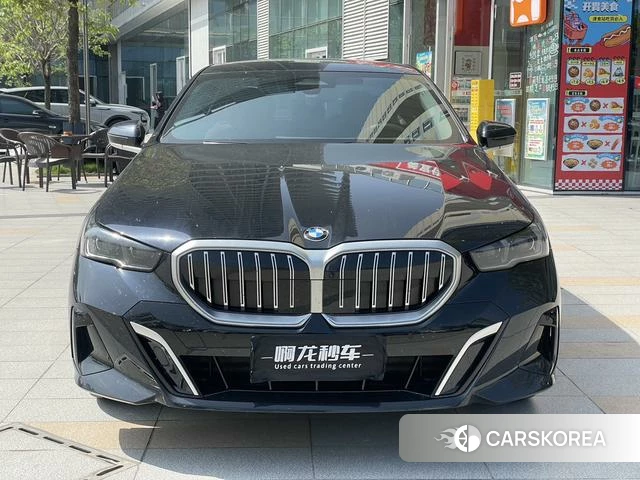 BMW 5 series 2025 Черный из Китая, фото 5
