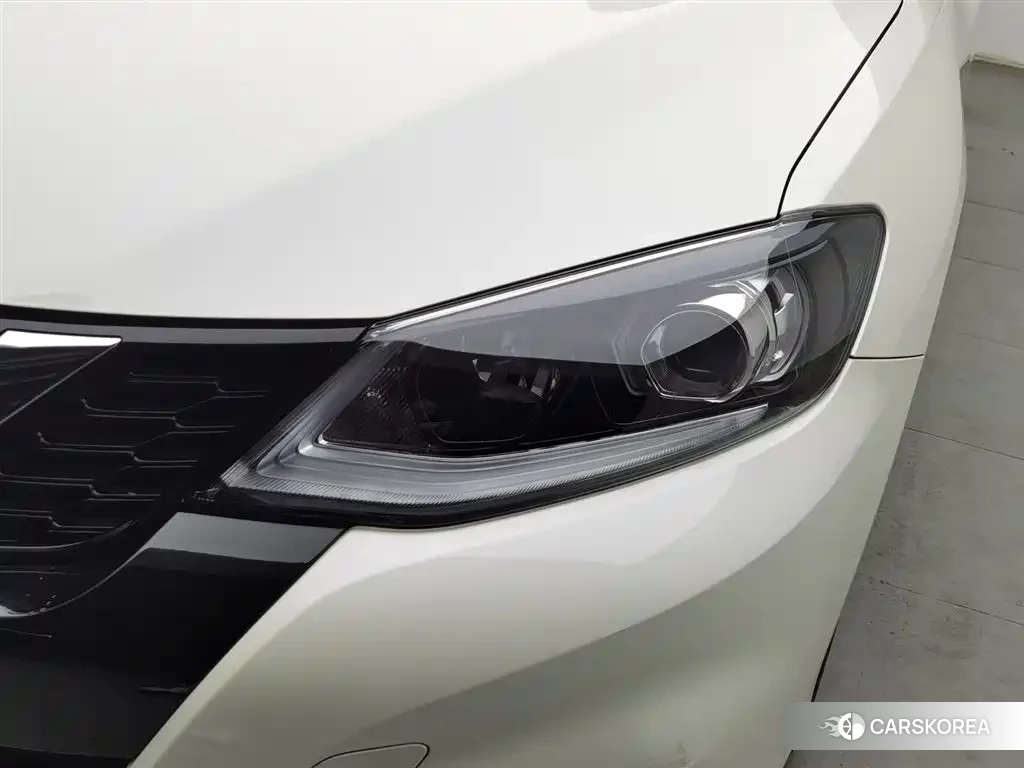 Nissan Tiida id 4565402 из Китая 19