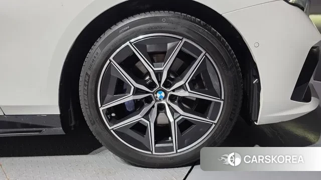 BMW 5 Series (G60) id 3467110 из Кореи 15