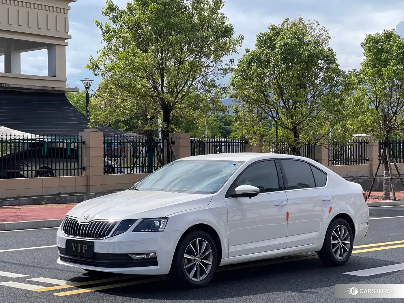 Skoda Octavia 2022 Белый из Китая, фото 5