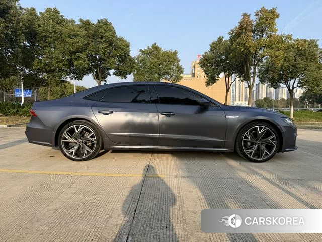 Audi A7L id 3856092 из Китая 13