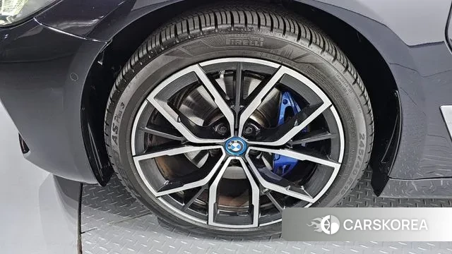 BMW 5 Series (G30) id 3615715 из Кореи 15