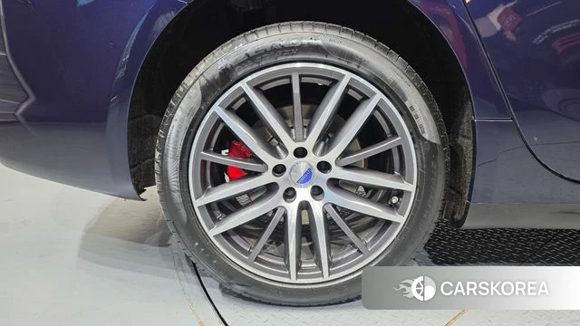 Maserati Ghibli id 3905608 из Кореи 15